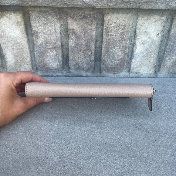 COACH CROSSGRAIN LEATHER ACCORDION ZIP AROUND WALLET Like New - Picture 5 of 10